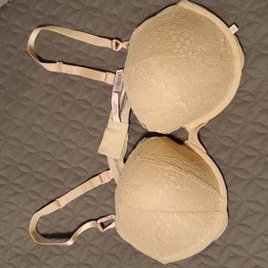 Victorias secret bra 40C